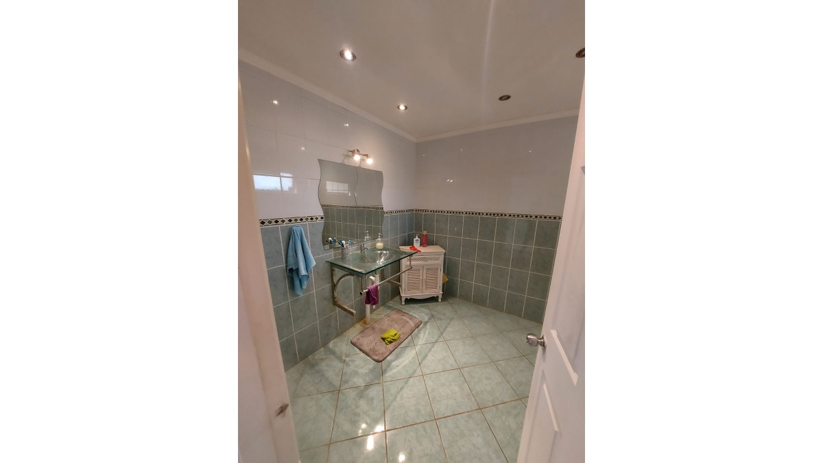 BAÑO 2 (SEGUNDO PISO)