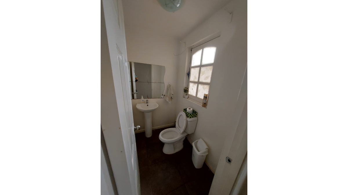 BAÑO 1 (PRIMER PISO)